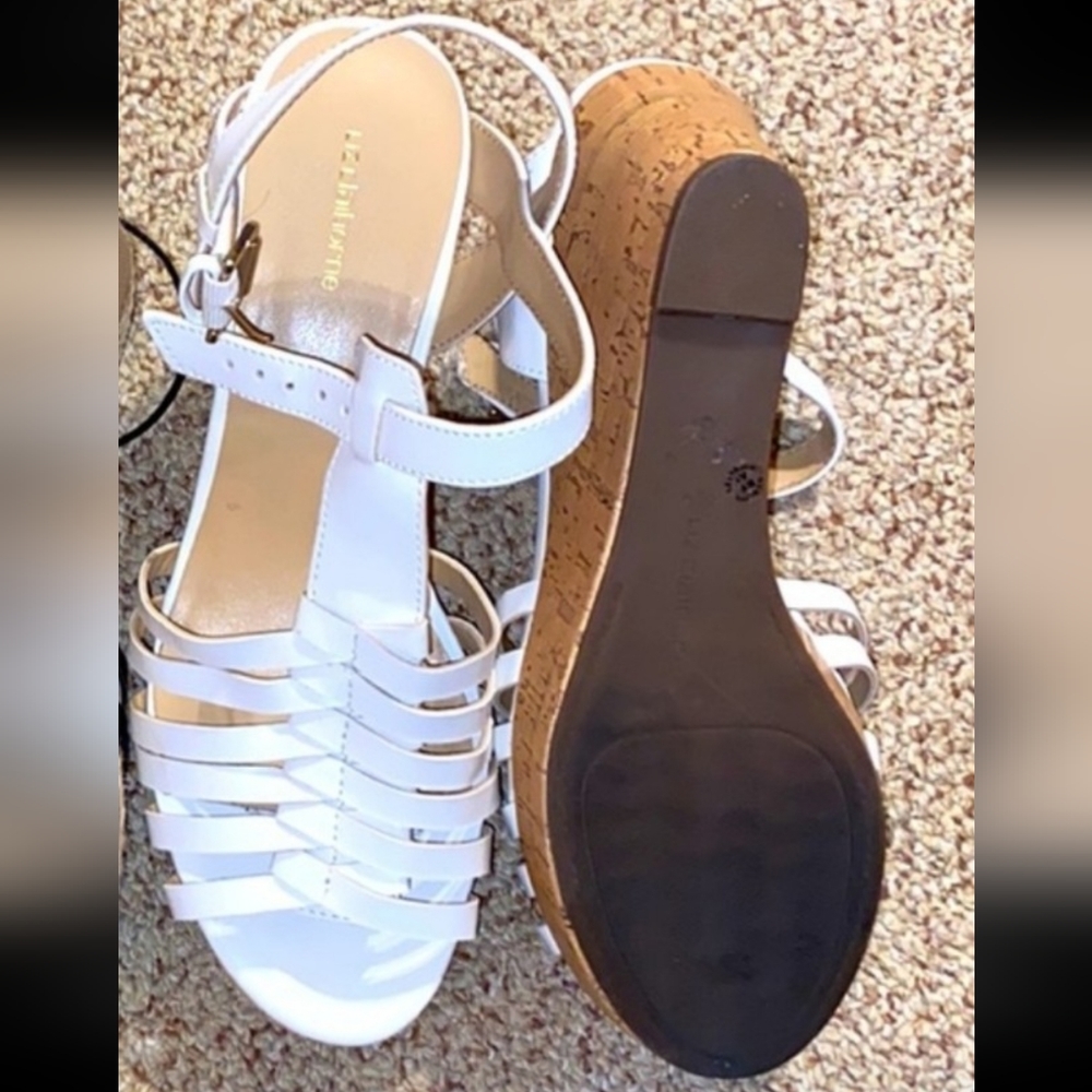 Liz Claiborne Wedges size 8.5 NWOT - Picture 2 of 2
